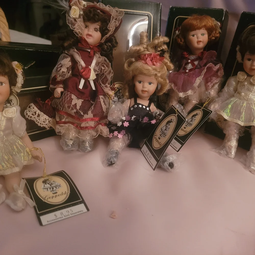 Geppeddo Dolls - Picture 1 of 3